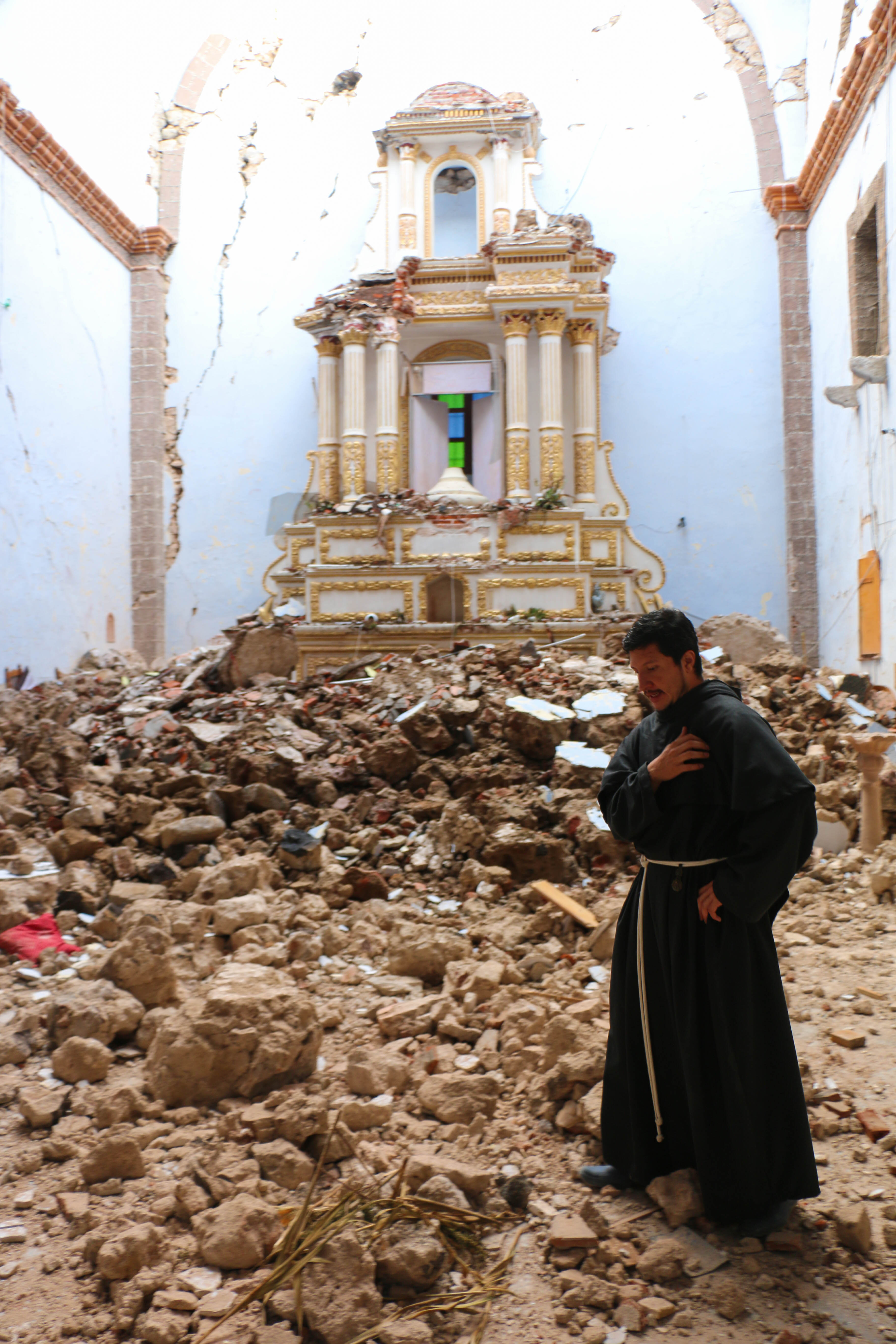 ACN se une a la reconstrucción de templos dañados en México