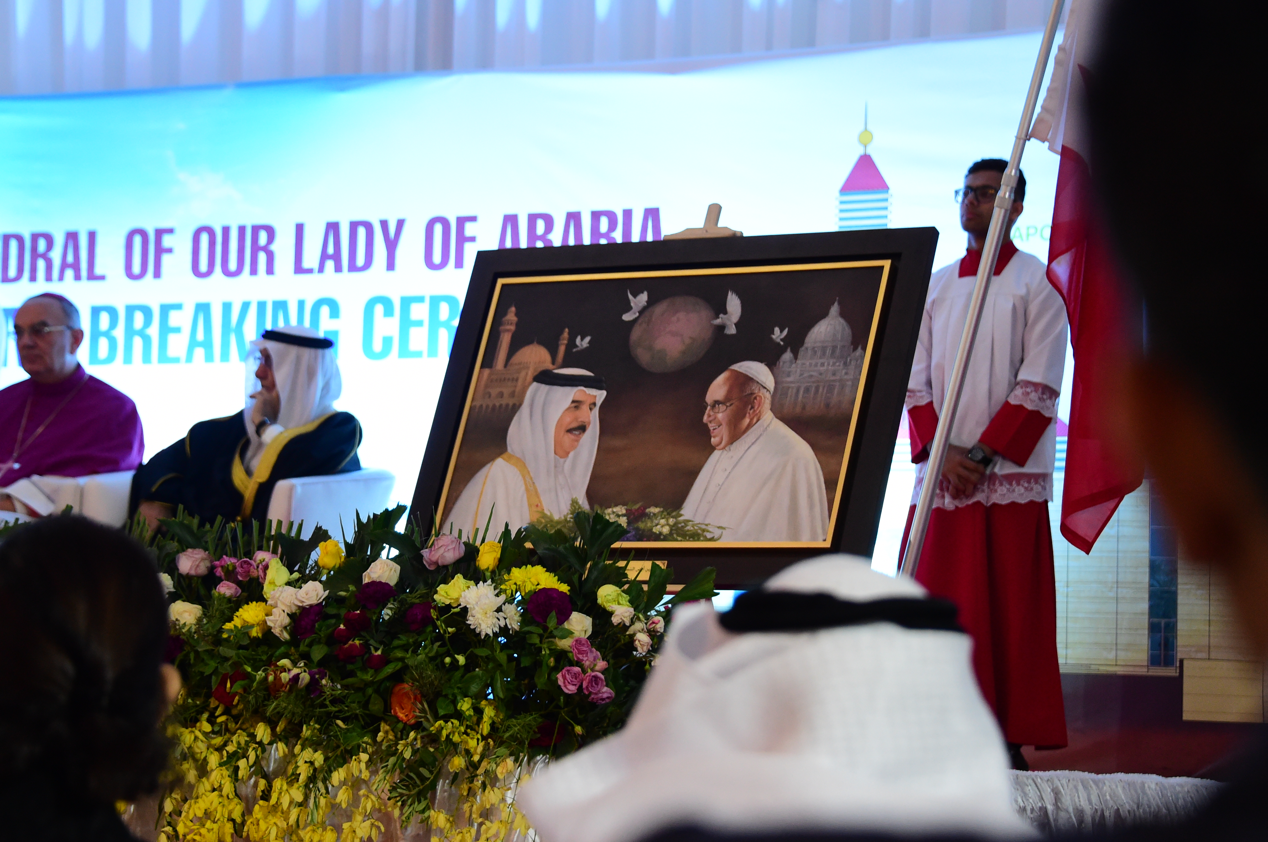 Ponen primera piedra de una nueva catedral de Bahréin, Arabia. ACN contribuye para el proyecto