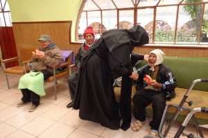 En Perú y Bolivia: Ayuda para el sustento de 212 religiosas que acompañan a desamparados