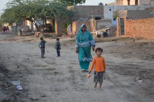 En Pakistán un coche para la parroquia de Khushpur