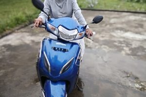 India: Una motocicleta para una religiosa