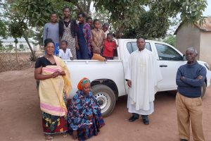 Tanzania: Un vehículo da alegría a todos los fieles