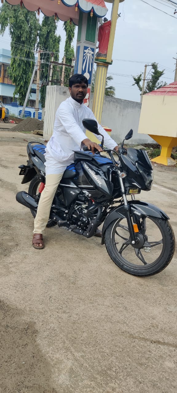 India: Una motocicleta para la pastoral