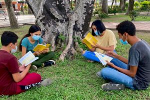 Venezuela: Biblias y catecismos para la catequesis juvenil