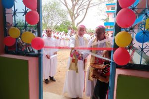 India: Renovación de un edificio que albergará un centro pastoral