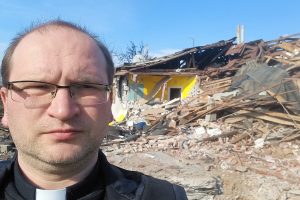 Ucrania: Un auto para la parroquia que ahora es refugio