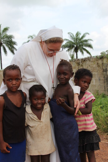 Sierra Leona: Religiosas llevan esperanza a uno de los países más pobres