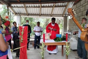 Sacerdotes mexicanos reciben estipendios de misa para seguir su misión