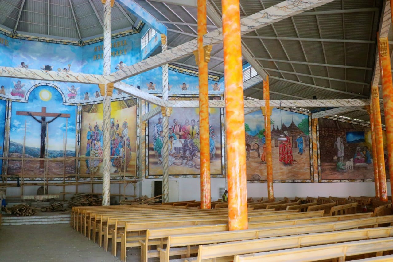 Reconstrucción de Iglesia en Camerún
