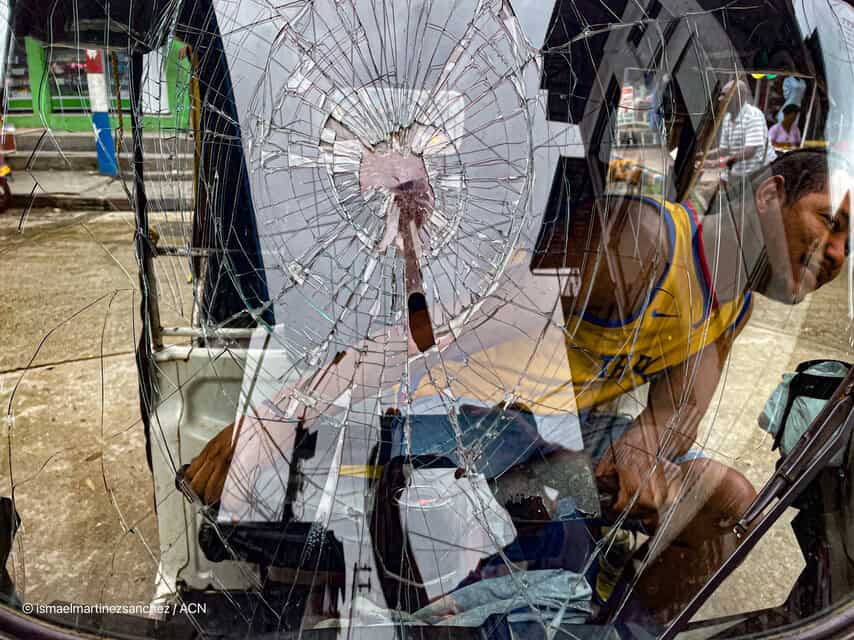 Hombre en medio del conflicto en Colombia – ACN