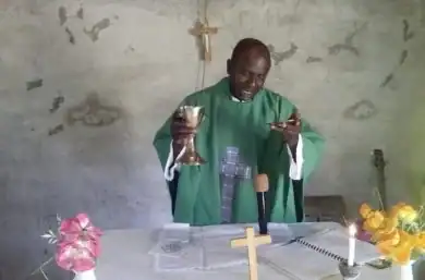Un sacerdote de la diócesis de Kontagora en 2016