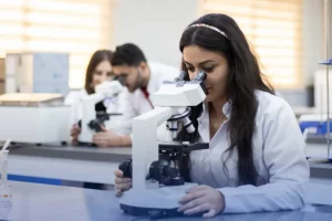 Becas para estudiantes cristianos pobres en Irak