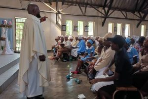 Estipendios de misa para los 44 sacerdotes de la diócesis de Chinhoyi