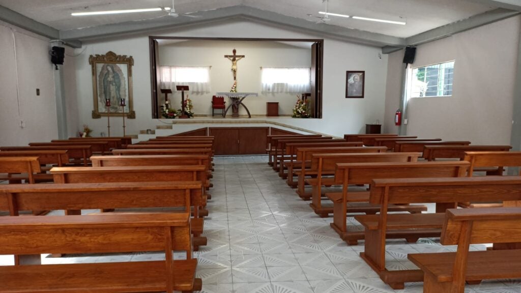 ACN visita la nueva capilla dentro de albergue para migrantes y comunidad local en Iztapalapa, Ciudad de México.