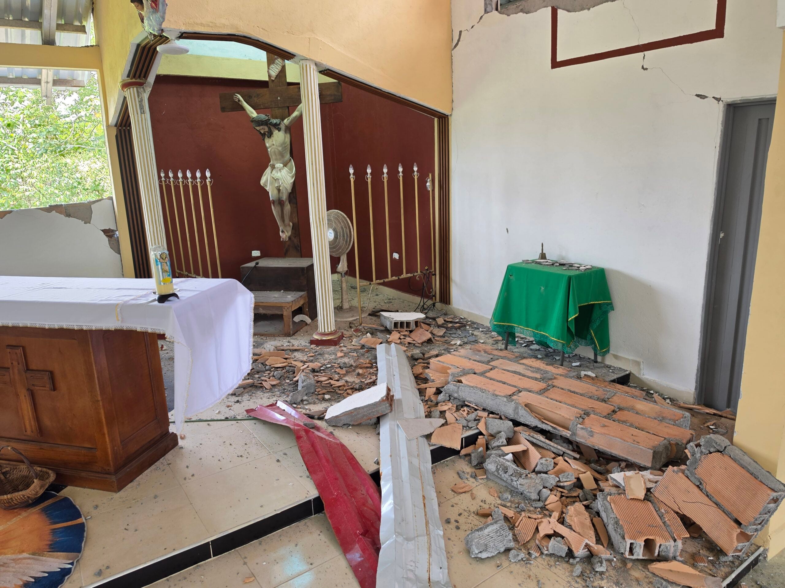 Daños causados por el terremoto del 10 de agosto en Colombia.