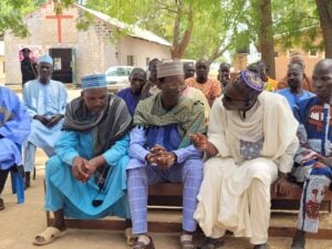 Líderes comunitarios locales se reunieron para hablar sobre los sucesos en Nigeria. Copyright: Ayuda a la Iglesia Necesitada ACN