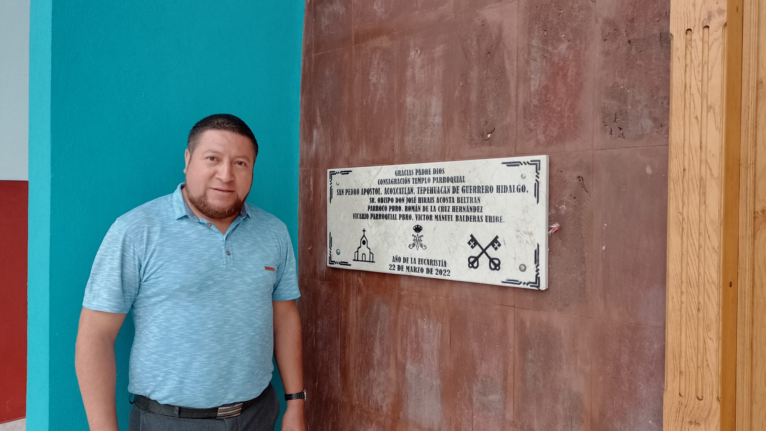 México. Padre Roman, Parroquia San Pedro Apóstol, Acoxtatlán, Huejutla.