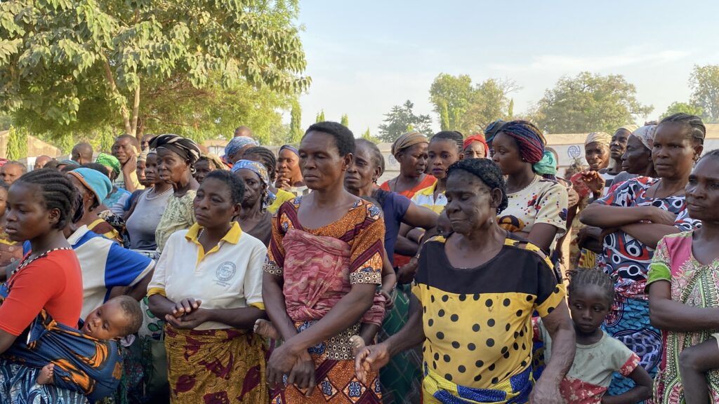 Nigeria. Residentes de un campamento de refugiados en Guma.